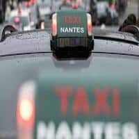 Combien coûte un taxi de Quimper à Nantes ?